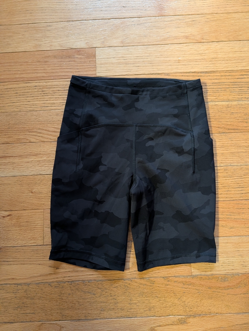 Lululemon Swift Speed High Rise Short 8" Bike Shorts Black Camo Luxreme
